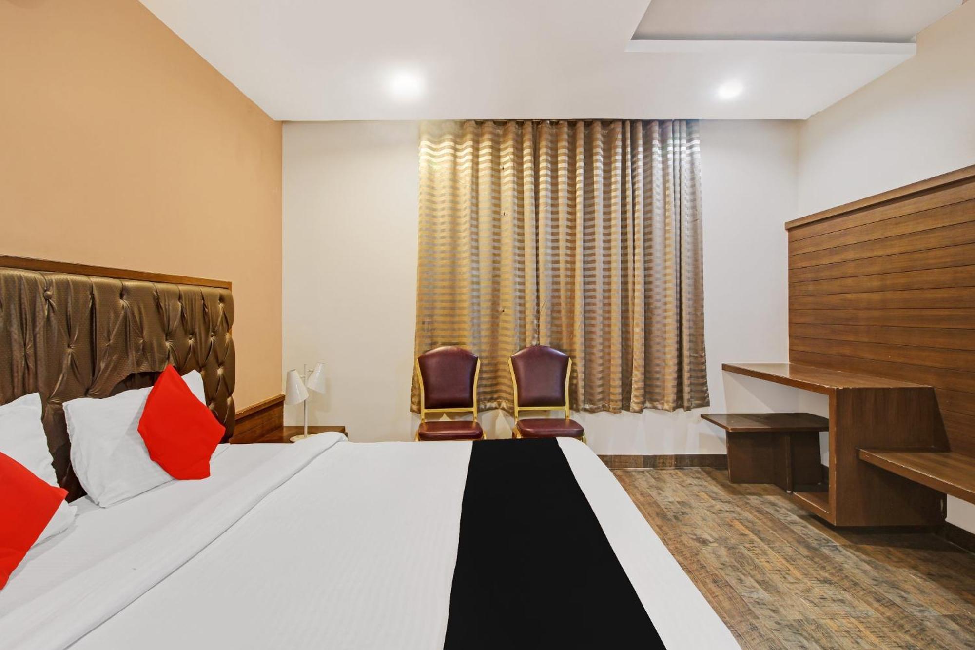 Collection O 82357 Hotel Surabhi Pride Trimulgherry Extérieur photo