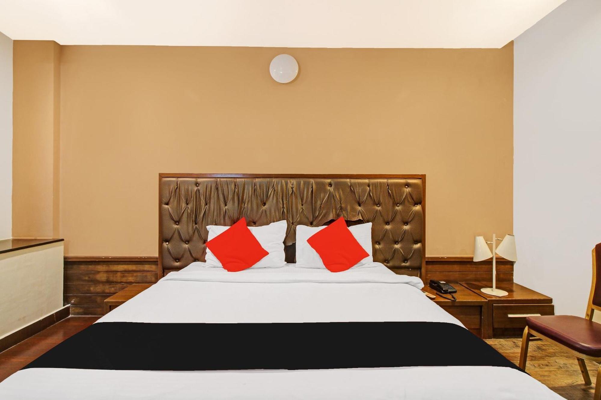 Collection O 82357 Hotel Surabhi Pride Trimulgherry Extérieur photo