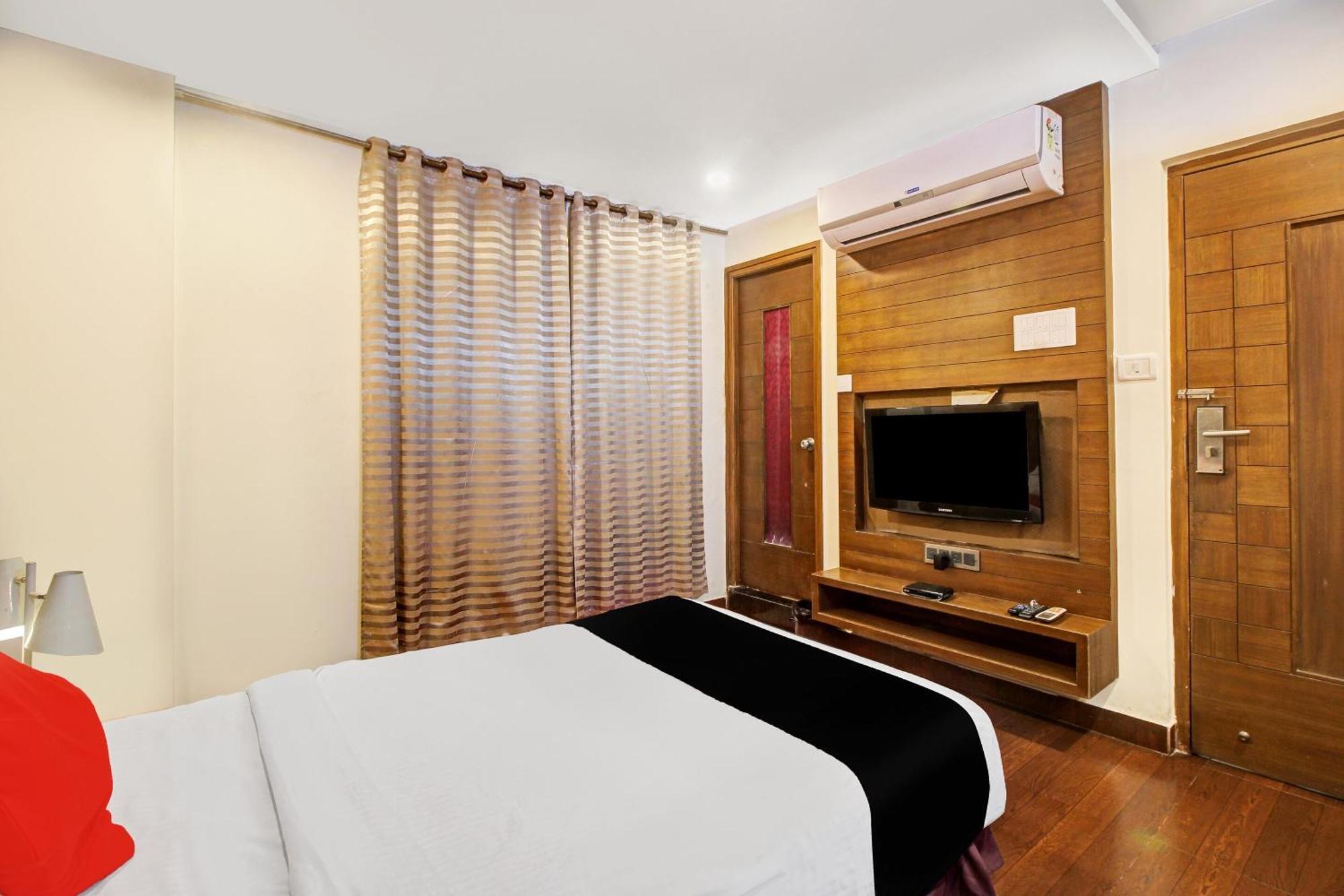 Collection O 82357 Hotel Surabhi Pride Trimulgherry Extérieur photo
