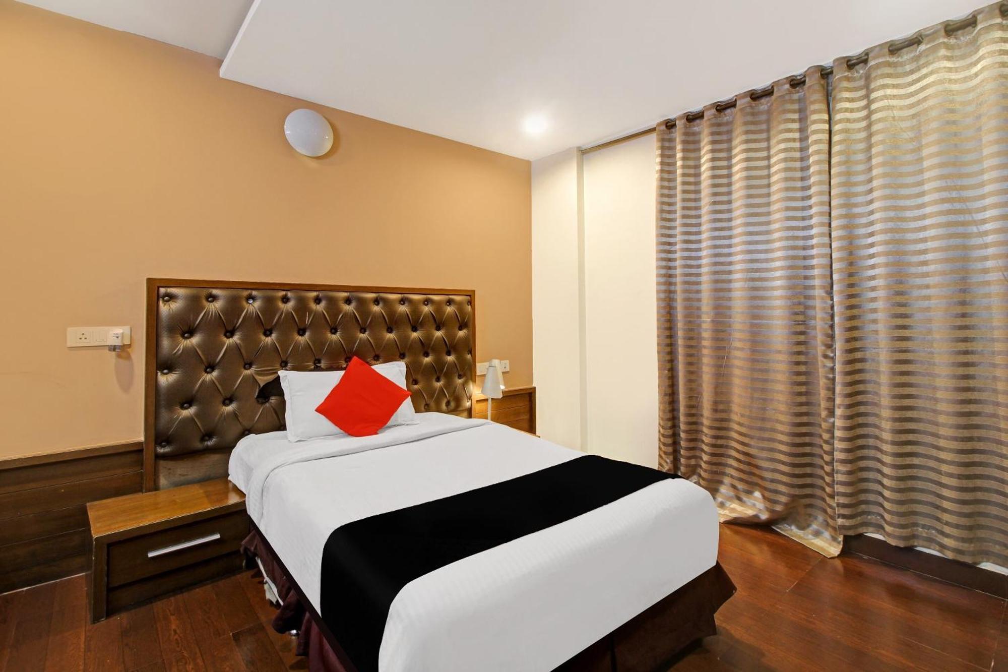 Collection O 82357 Hotel Surabhi Pride Trimulgherry Extérieur photo